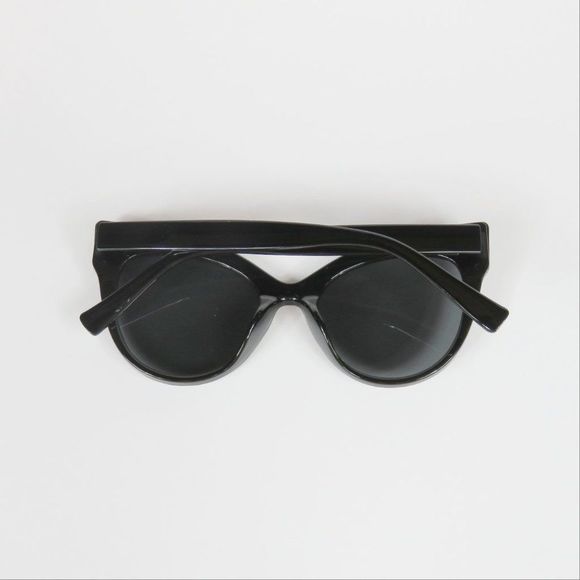 Pin Up Style Cat Eye Sunglasses - Vintage Retro - Breakfast at Tiffany's Audrey - Picture 4 of 10